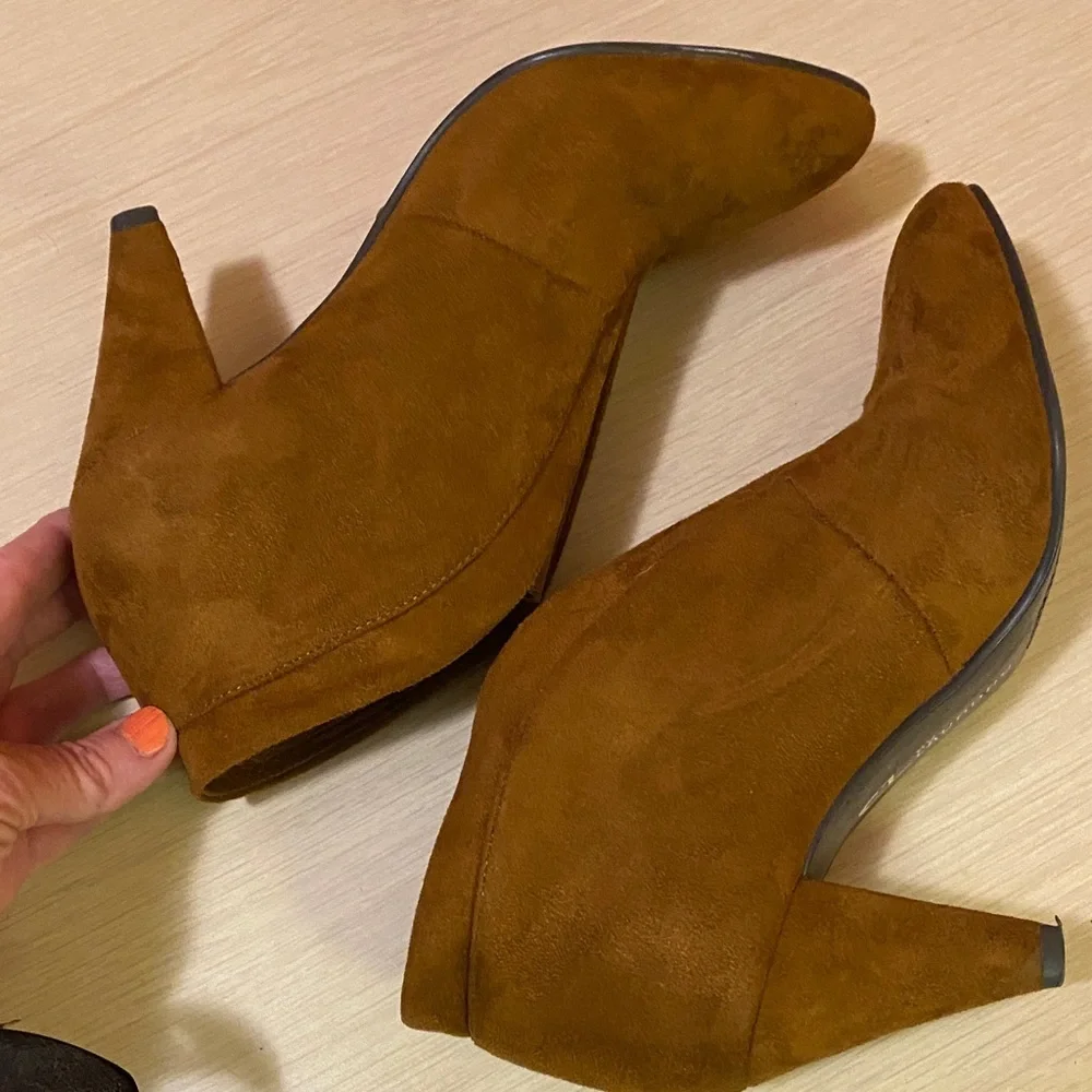 Women's Tan Suede Size 7.5 Ankle Boots Career Office Collegiate